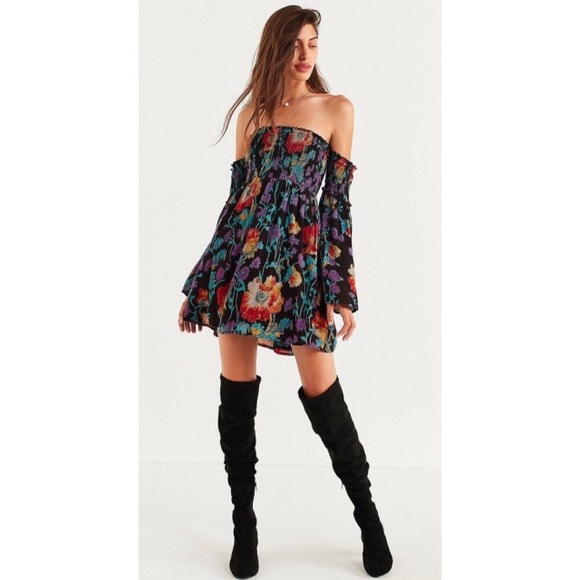 Urban Outfitters Dresses & Skirts - UO Ecote Floral Smocked Boho Dress Top